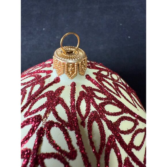 Large Glass Red & White Glitter Leaf Patterned Christmas 4" Ornament Ball - Picture 6 of 6